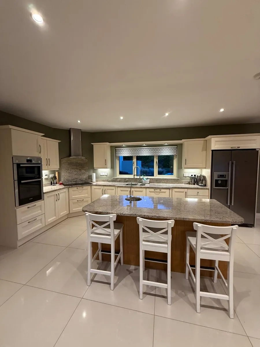 Kitchen for sale - Image 1
