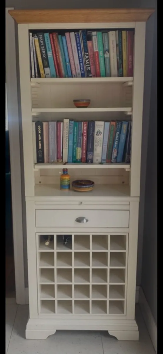 Dresser unit