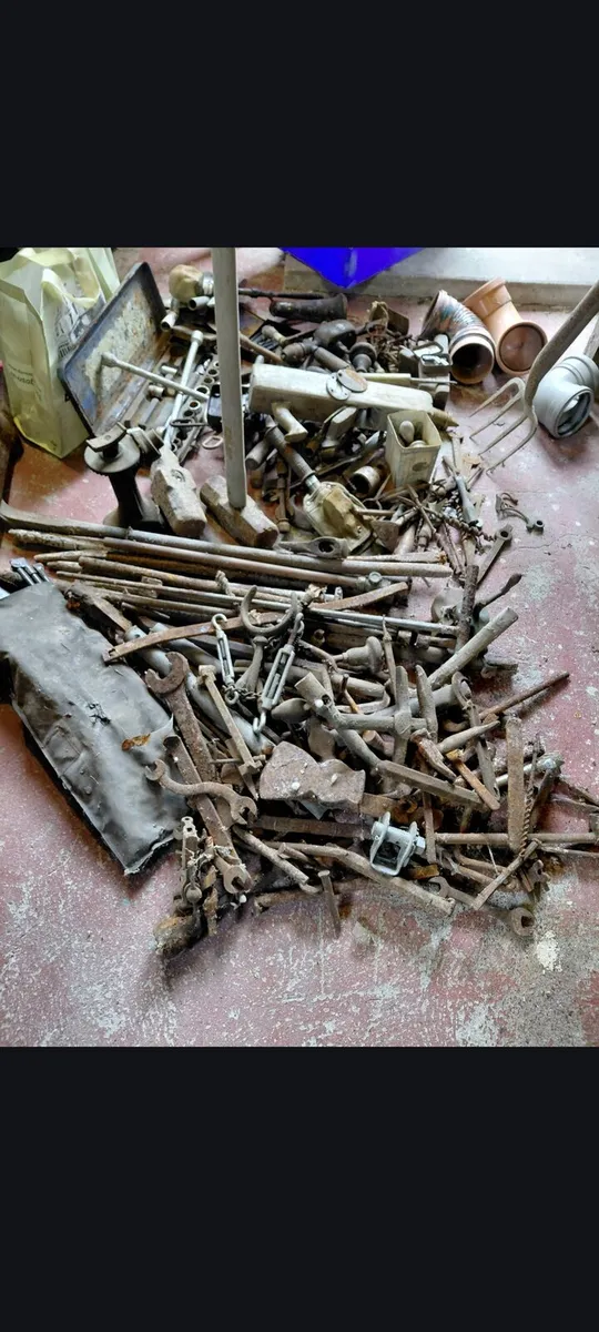 Garage clearence ,old tools - Image 1