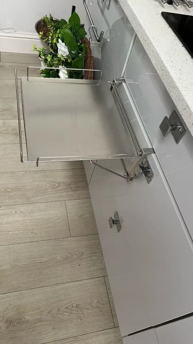 Folding shelf / countertop - Image 3