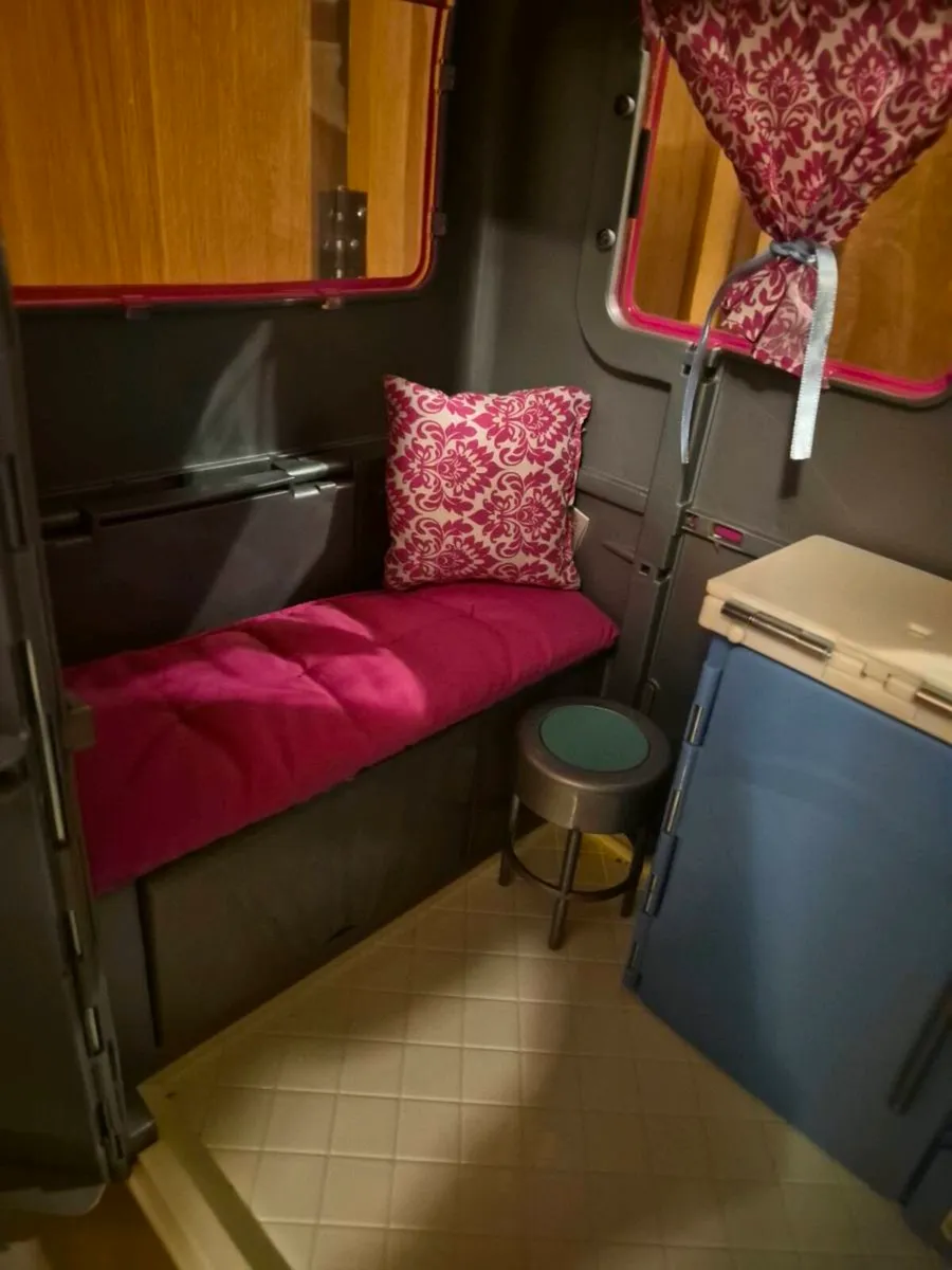 Horse cabin - Image 3