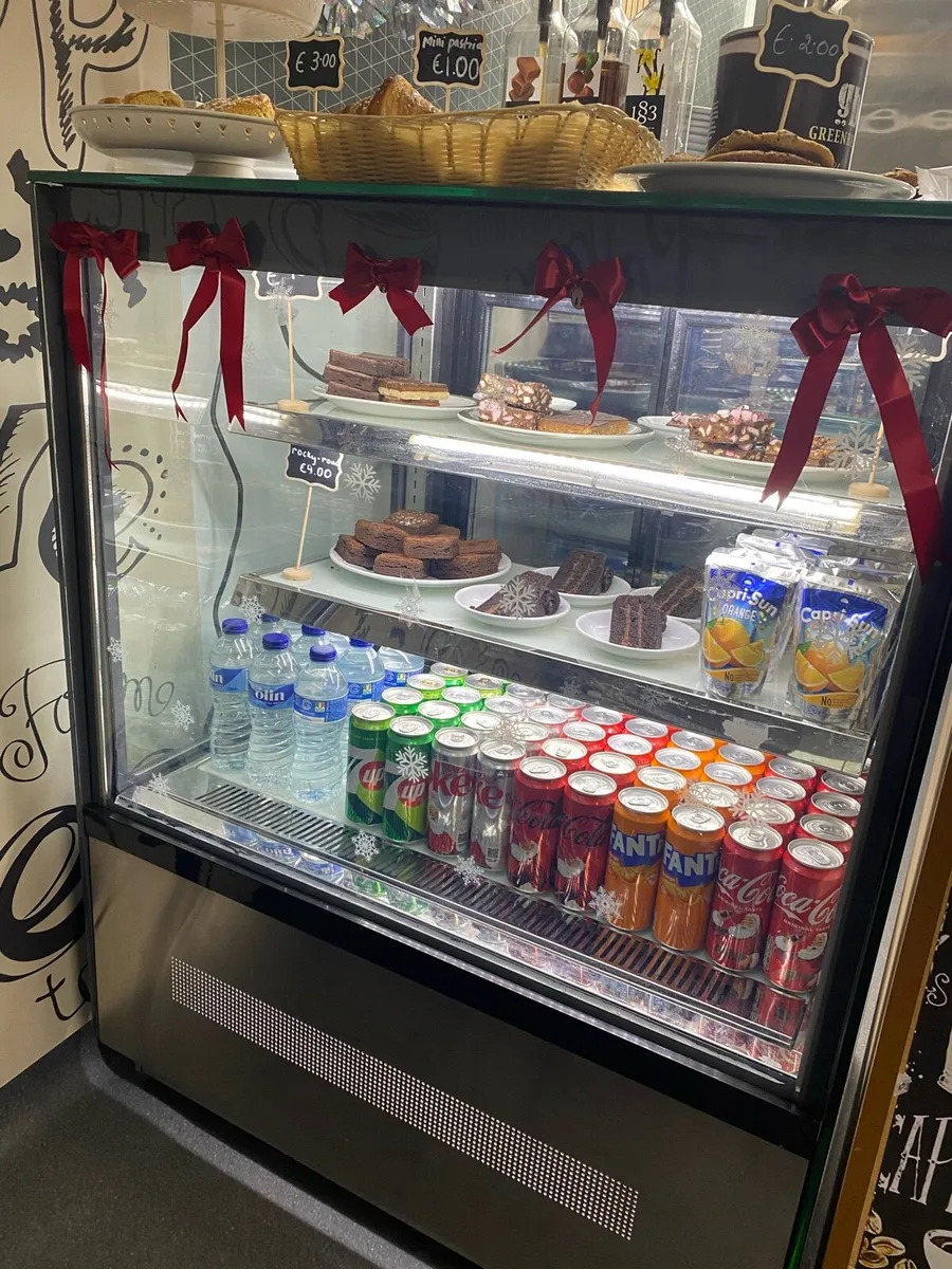Display fridge - Image 1