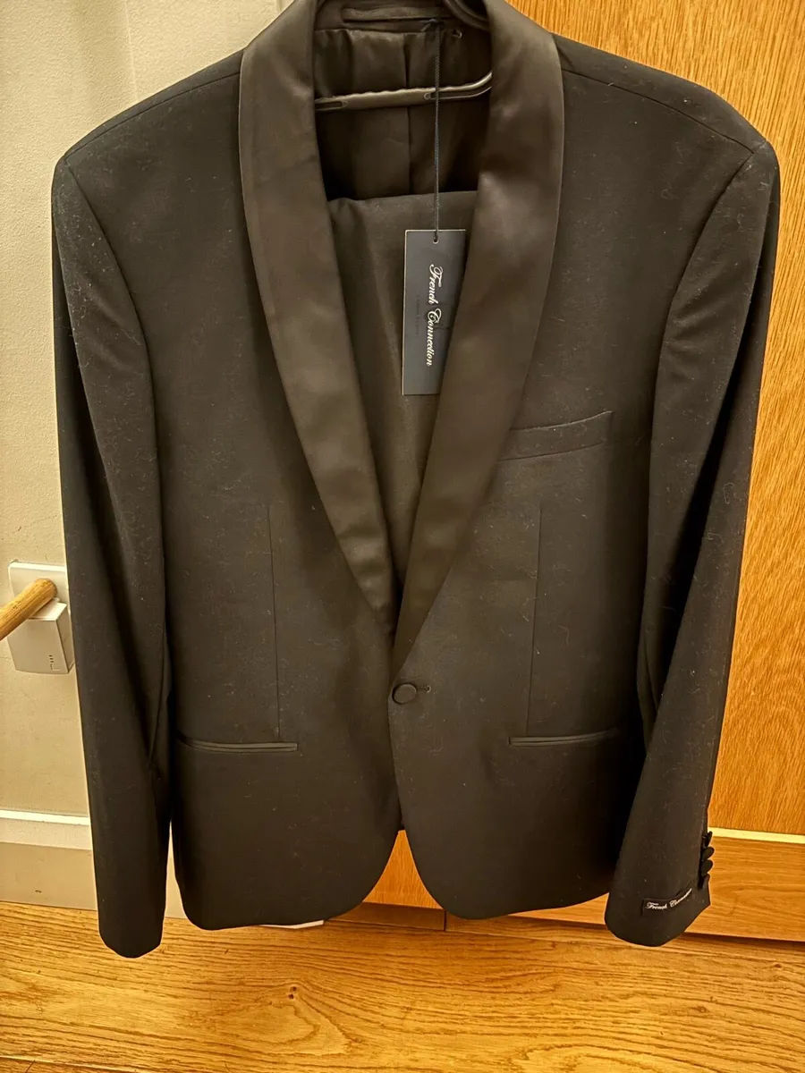 Dress suit