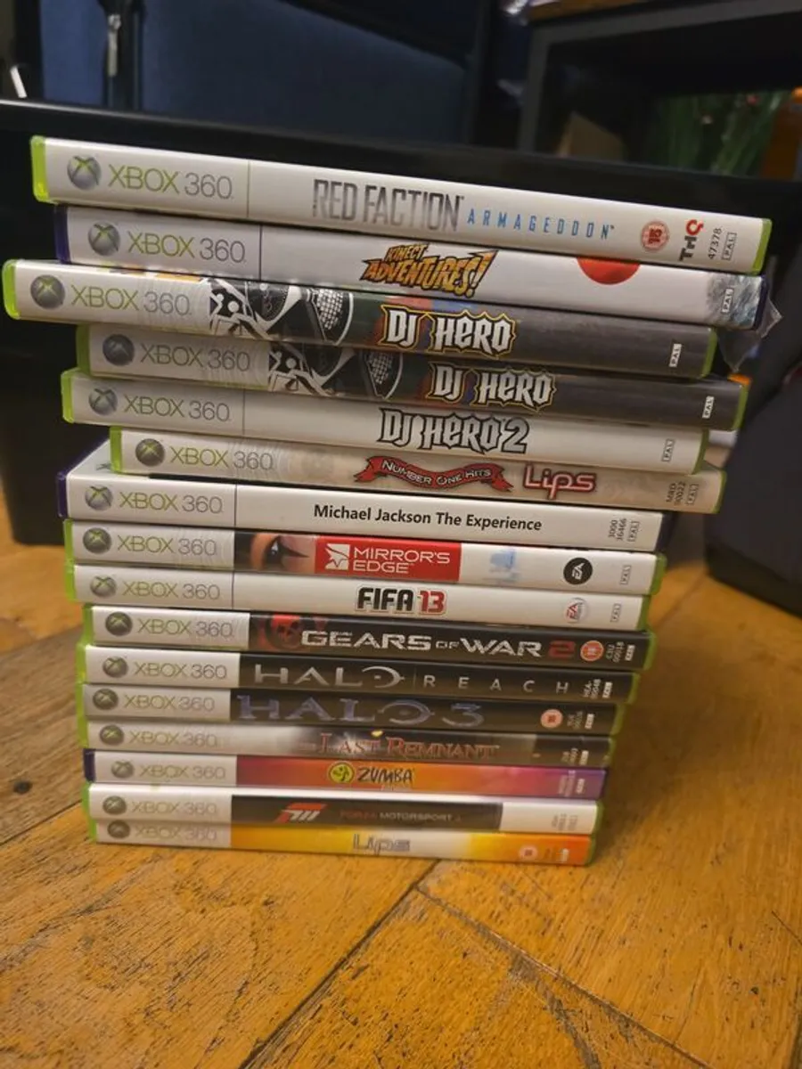 Xbox 360 Slim Bundle | Kinect | 2 Controllers | Racing Wheel | DJ Hero | 15 Games - Image 3