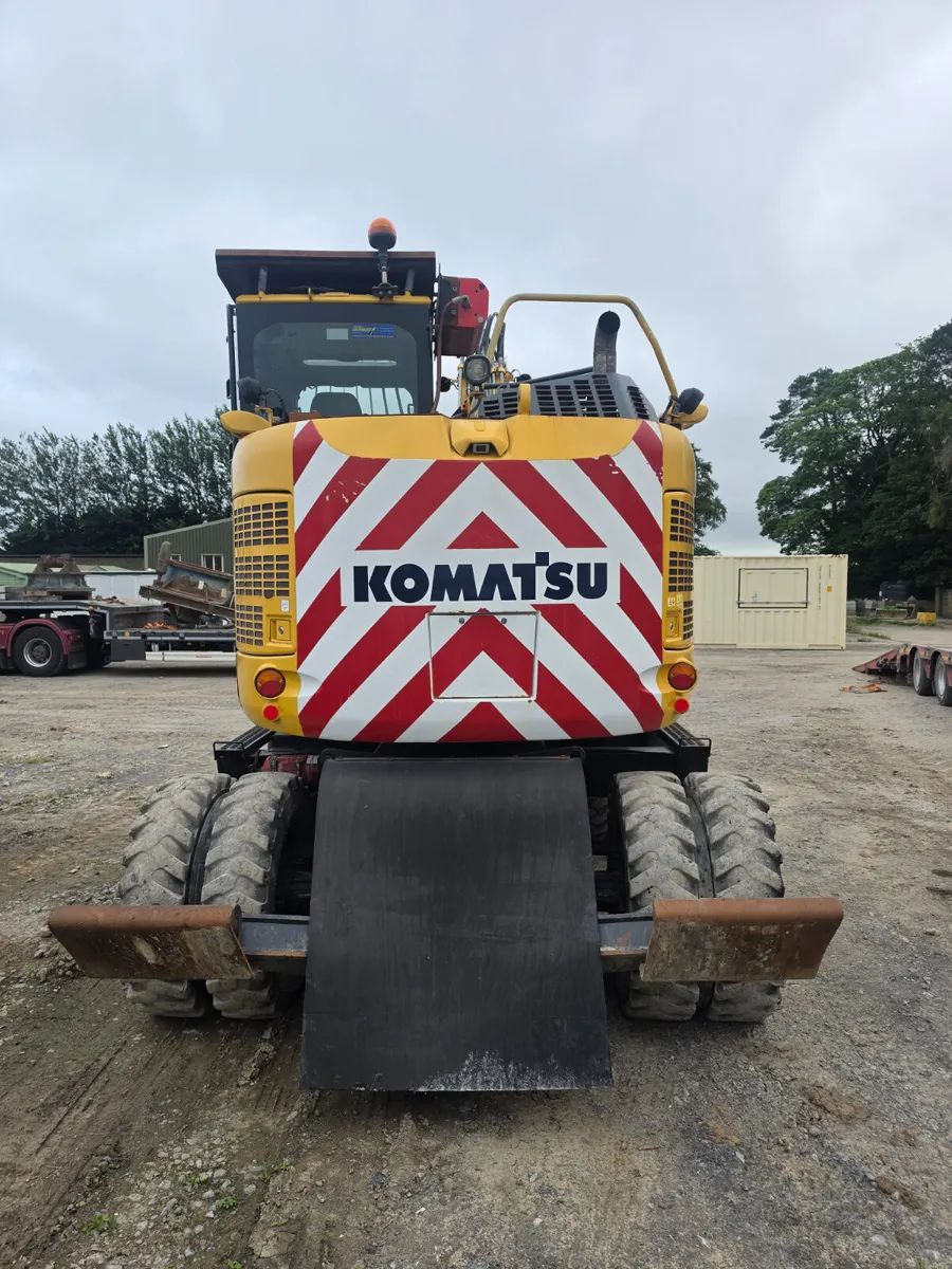 Komatstu rubber duck 2019 - Image 2