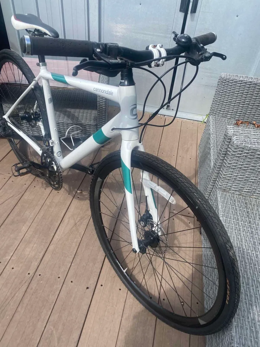 Cannondale Synapse 28 Hybrid Bike - Image 4