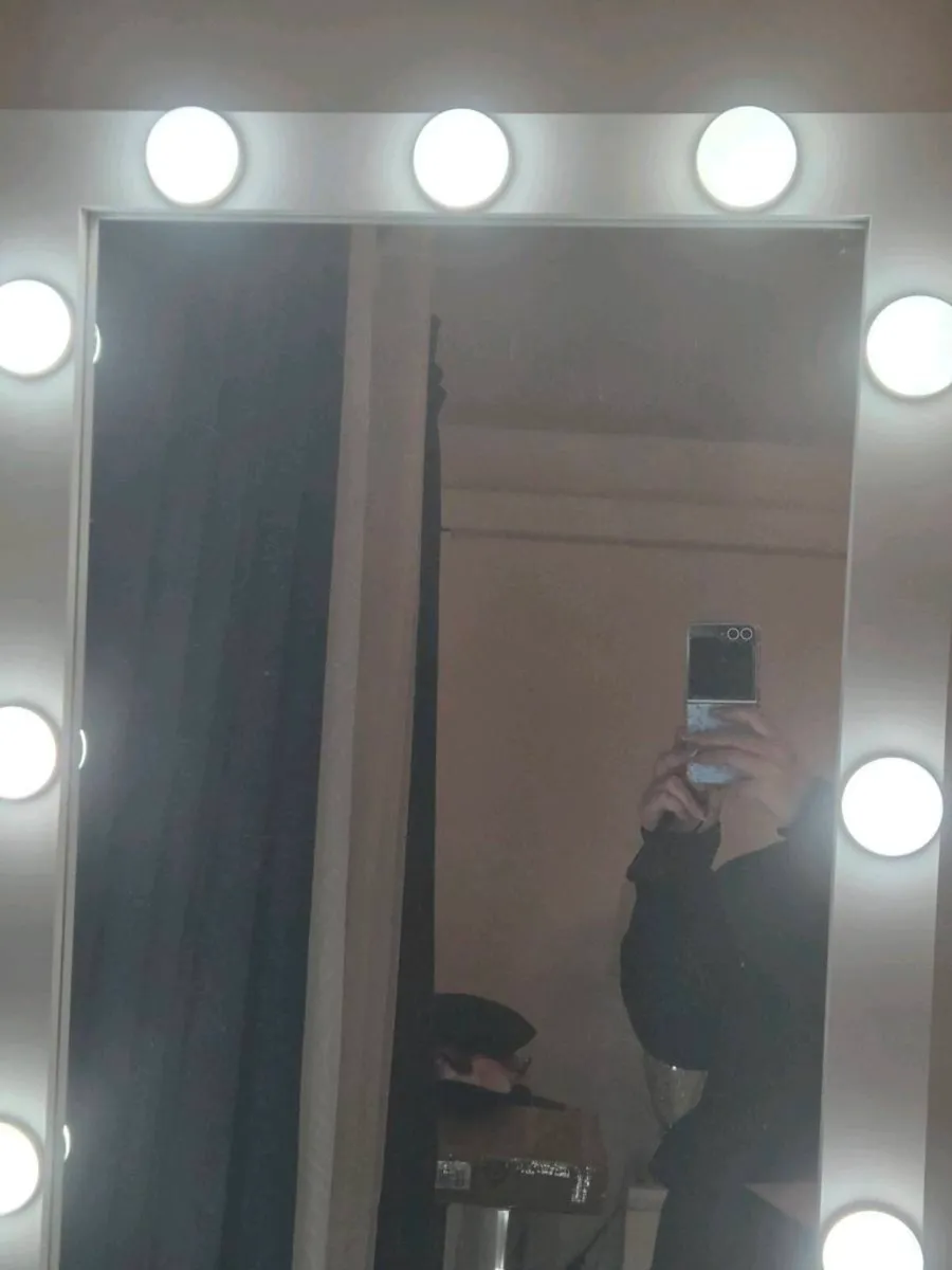 Mirror - Image 2