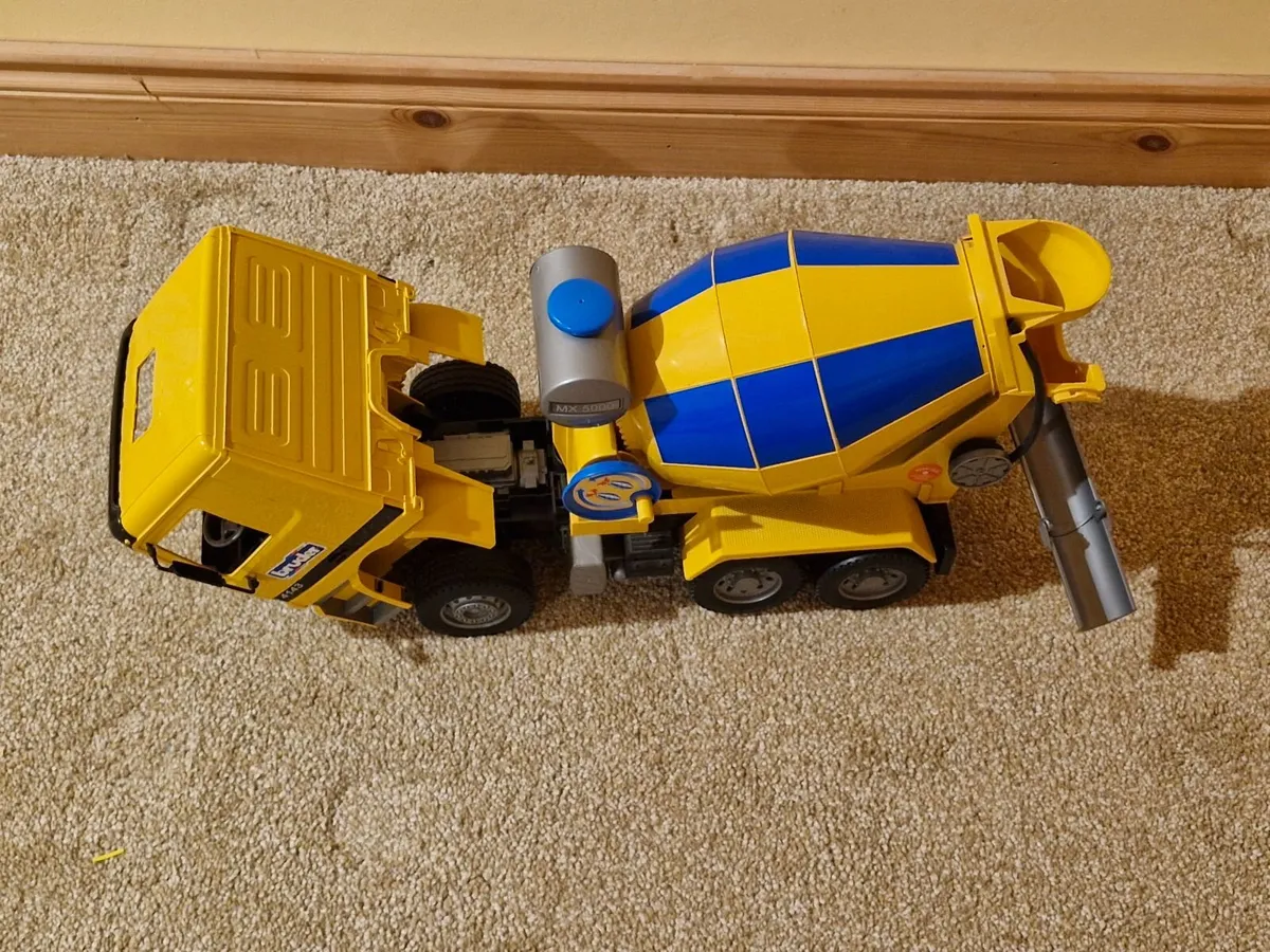 Bruder Cement Mixer - Image 1