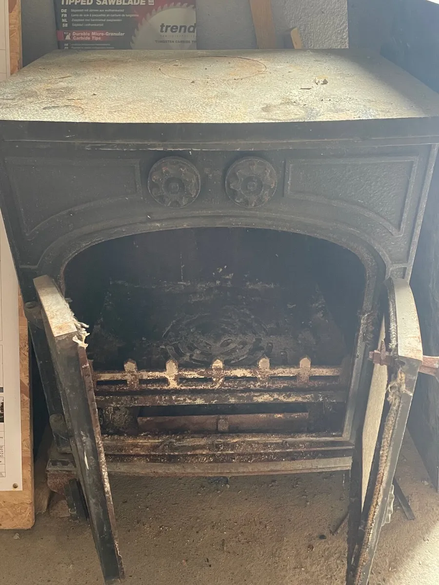 Solid Fuel Cast Iron Stove - Image 2