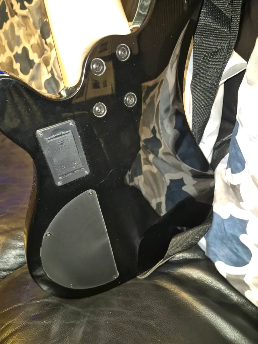 6 string bass - Image 2