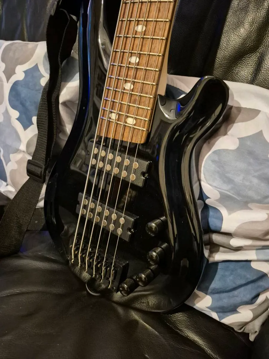 6 string bass - Image 3