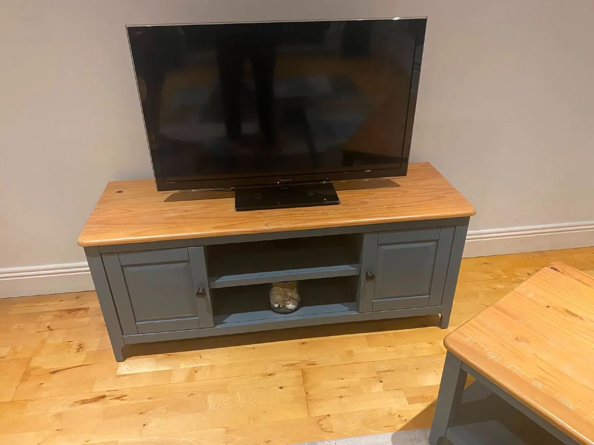 TV unit & matching Coffee table - Image 3