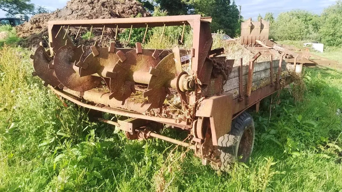 Vintage machinery - Image 1