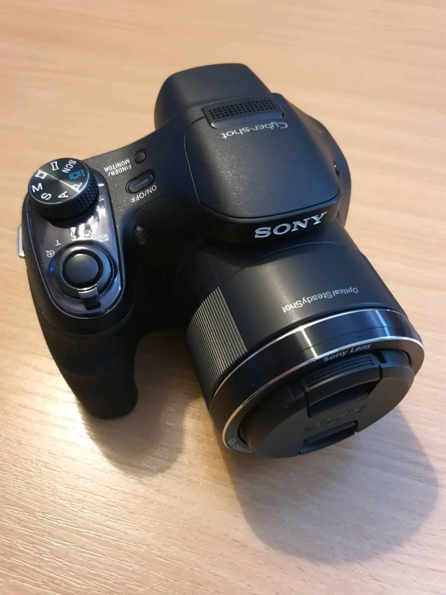Sony Cybershot DSC-H400 Camera 63x Optical zoom - Image 1