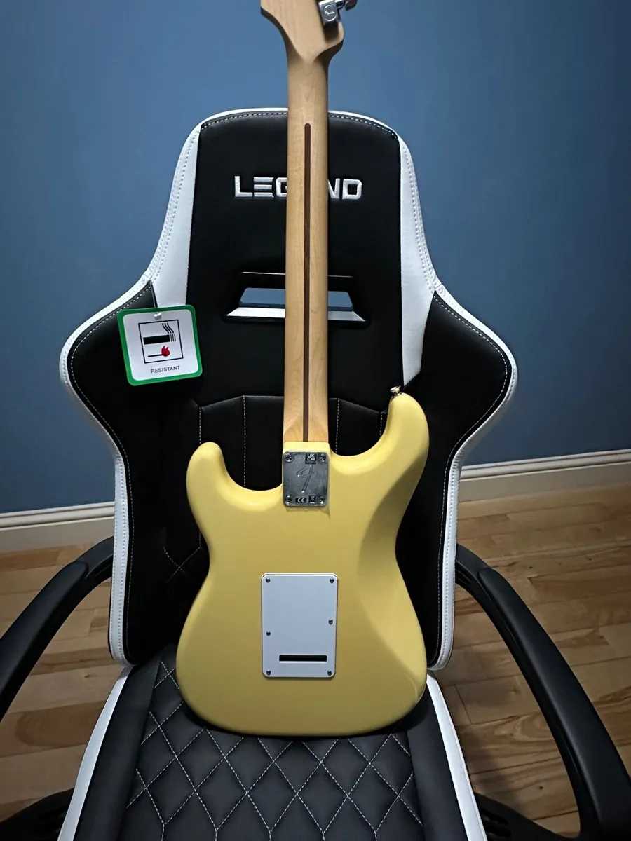 Fender Player Stratocaster - Image 3