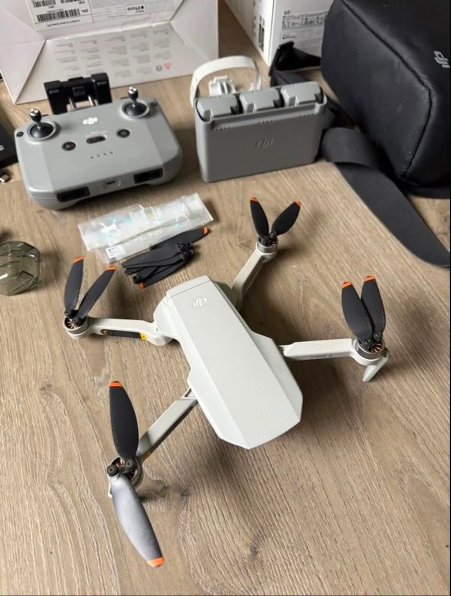 DJI Mini 2 Fly More Combo - Image 4