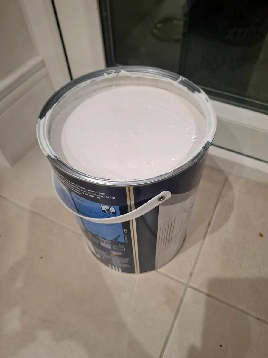 Dulux Pure White Satinwood Paint - Image 2