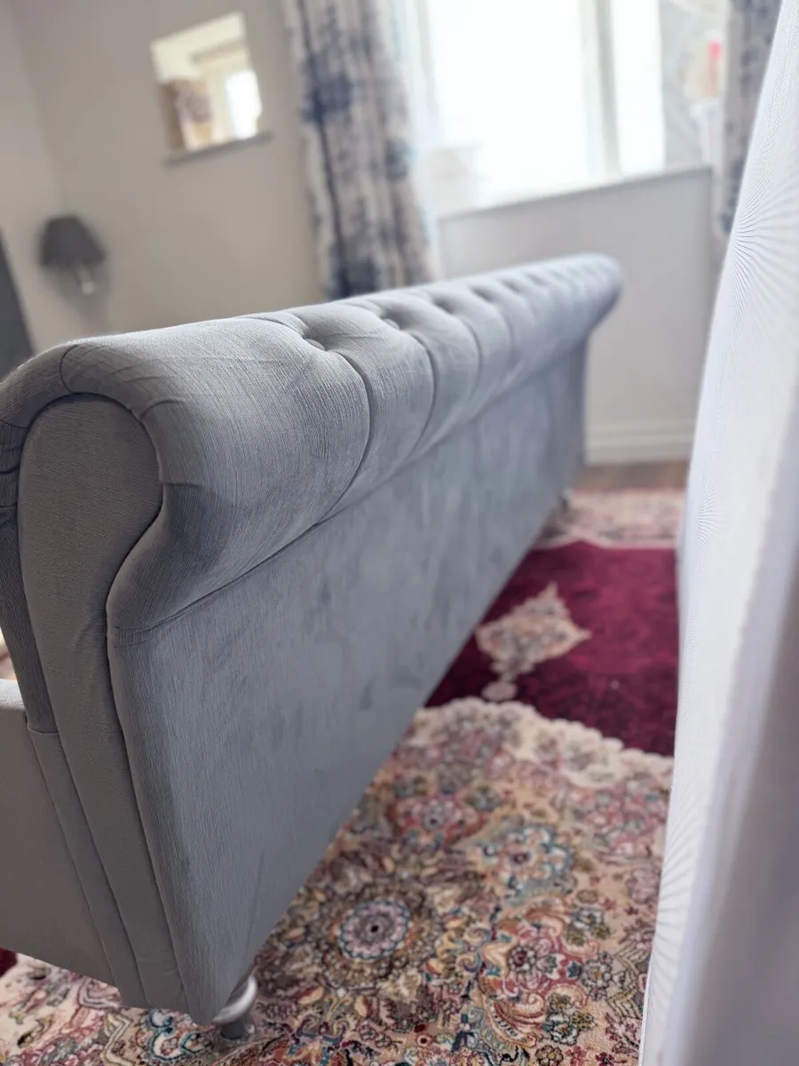 King Size Bed with Premium Mattress – Excellent - Image 3