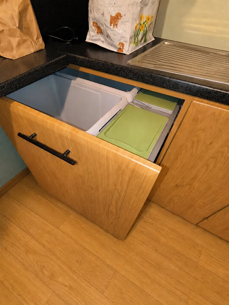 Kitchen Unit with Sink - Image 4