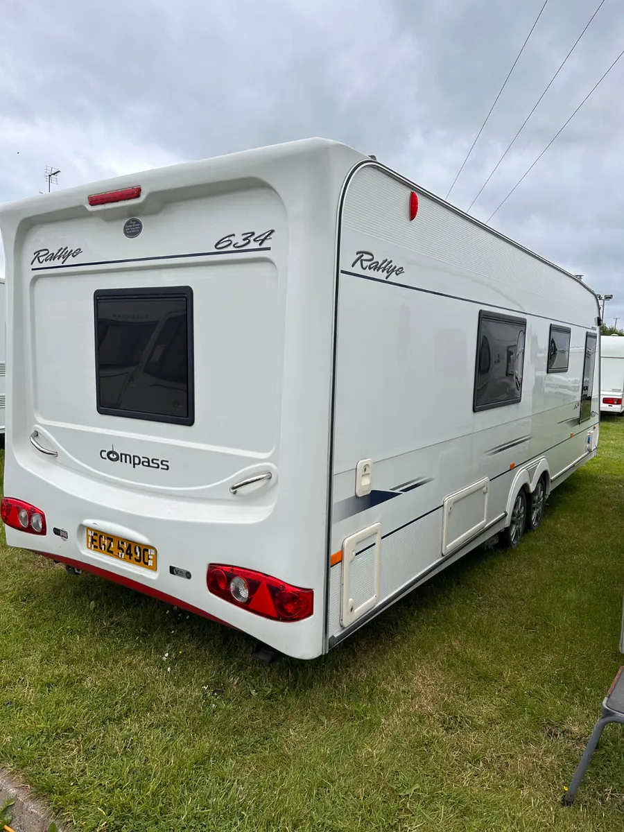 ✨STUNNING COMPASS RALLYE 4 BERTH FIXED BED✨ - Image 3