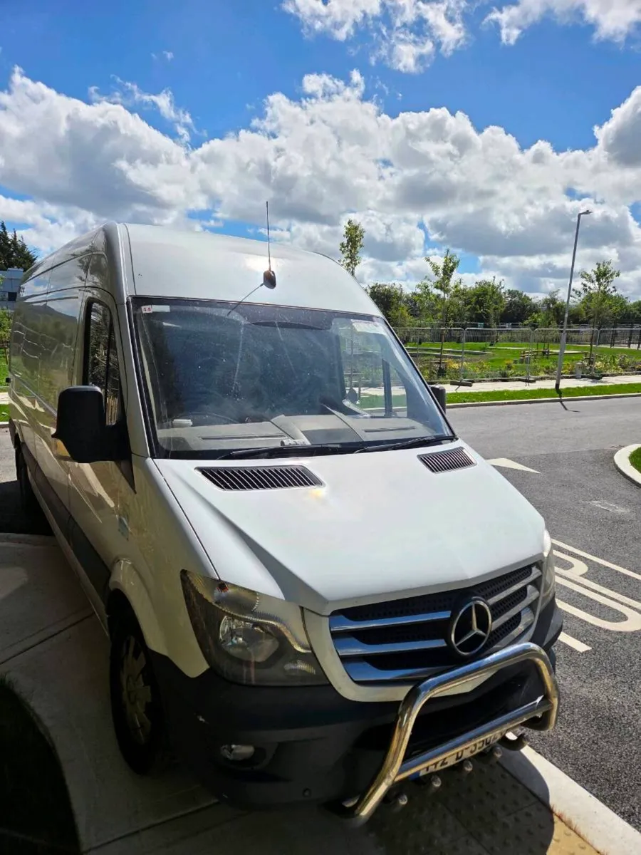 Van - Image 1