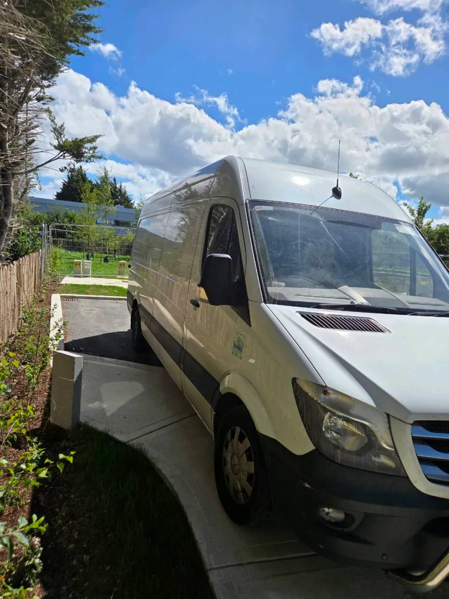 Van - Image 3