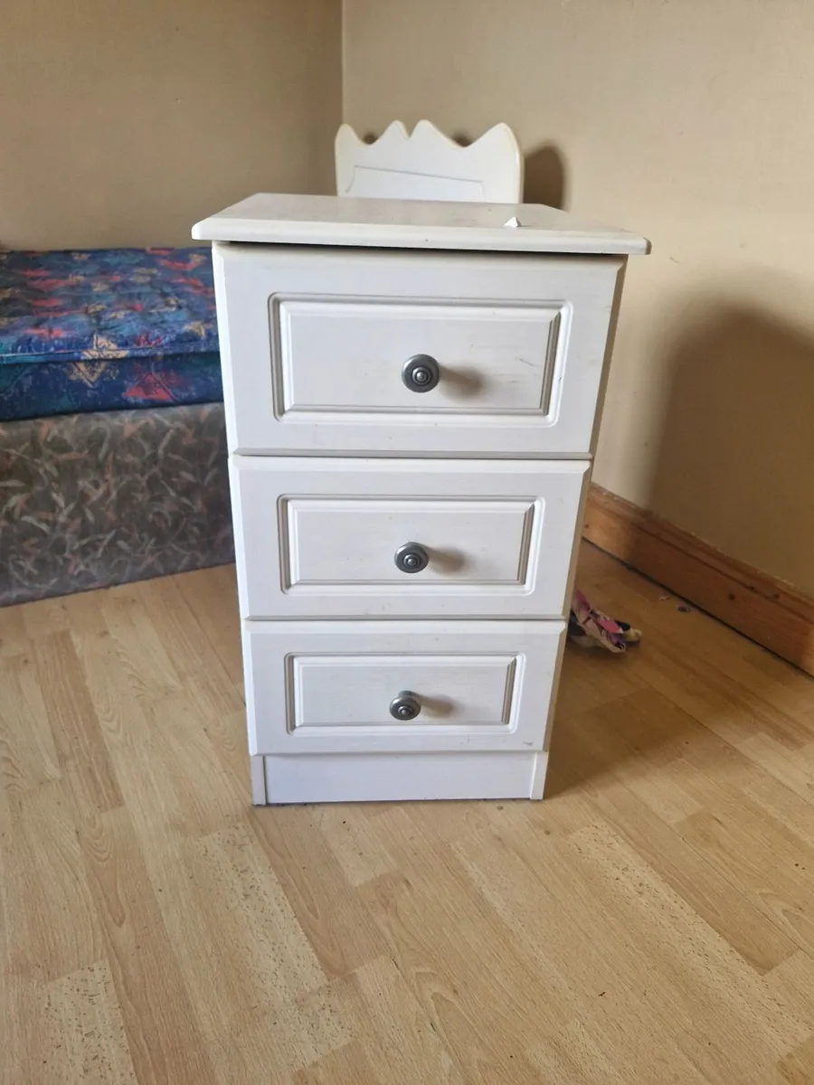 3 drawer bed side locker - Image 1