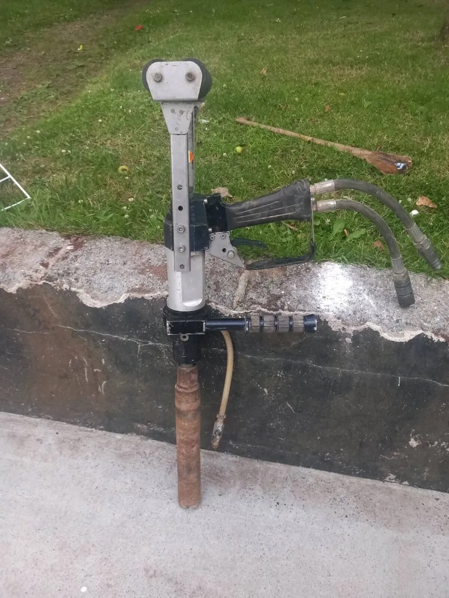 Hydraulic core drill - Image 1