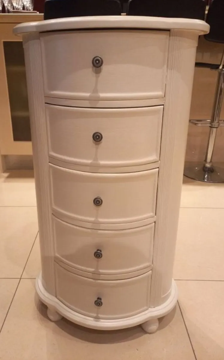 Chest of drawers - Image 1