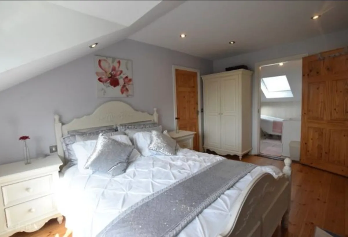 French Style Bedroom Set - Image 1