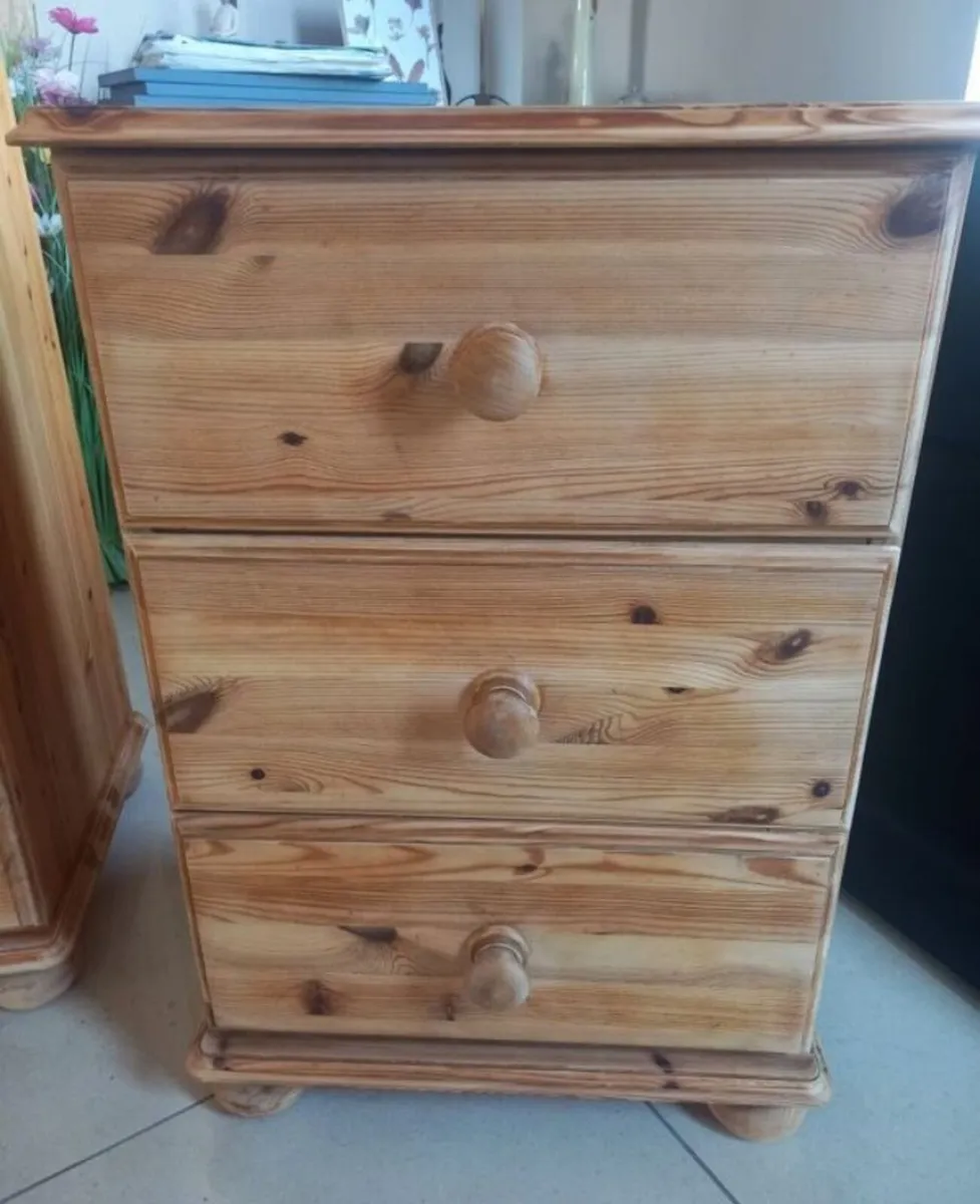 Locker/ small chest - Image 1