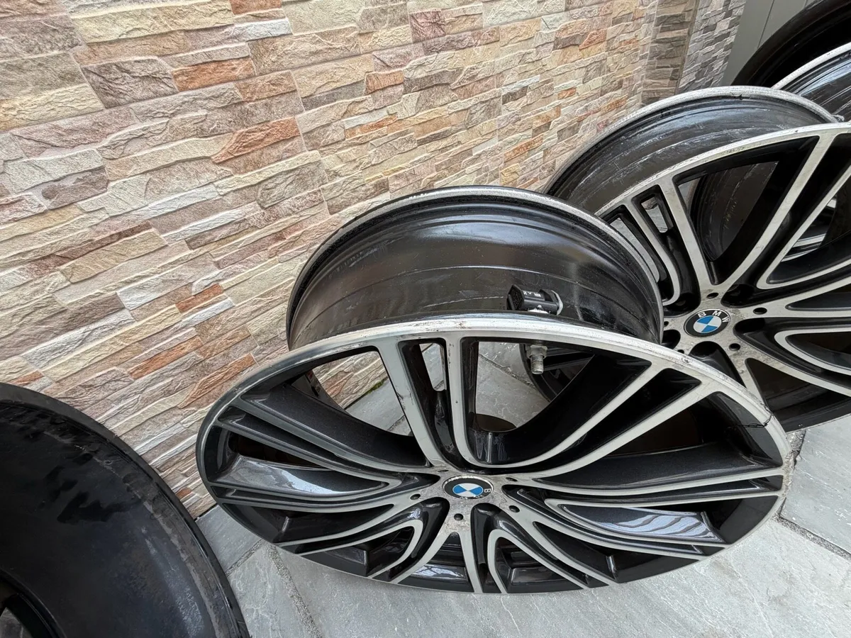 BMW g30 original 20” alloys - Image 2