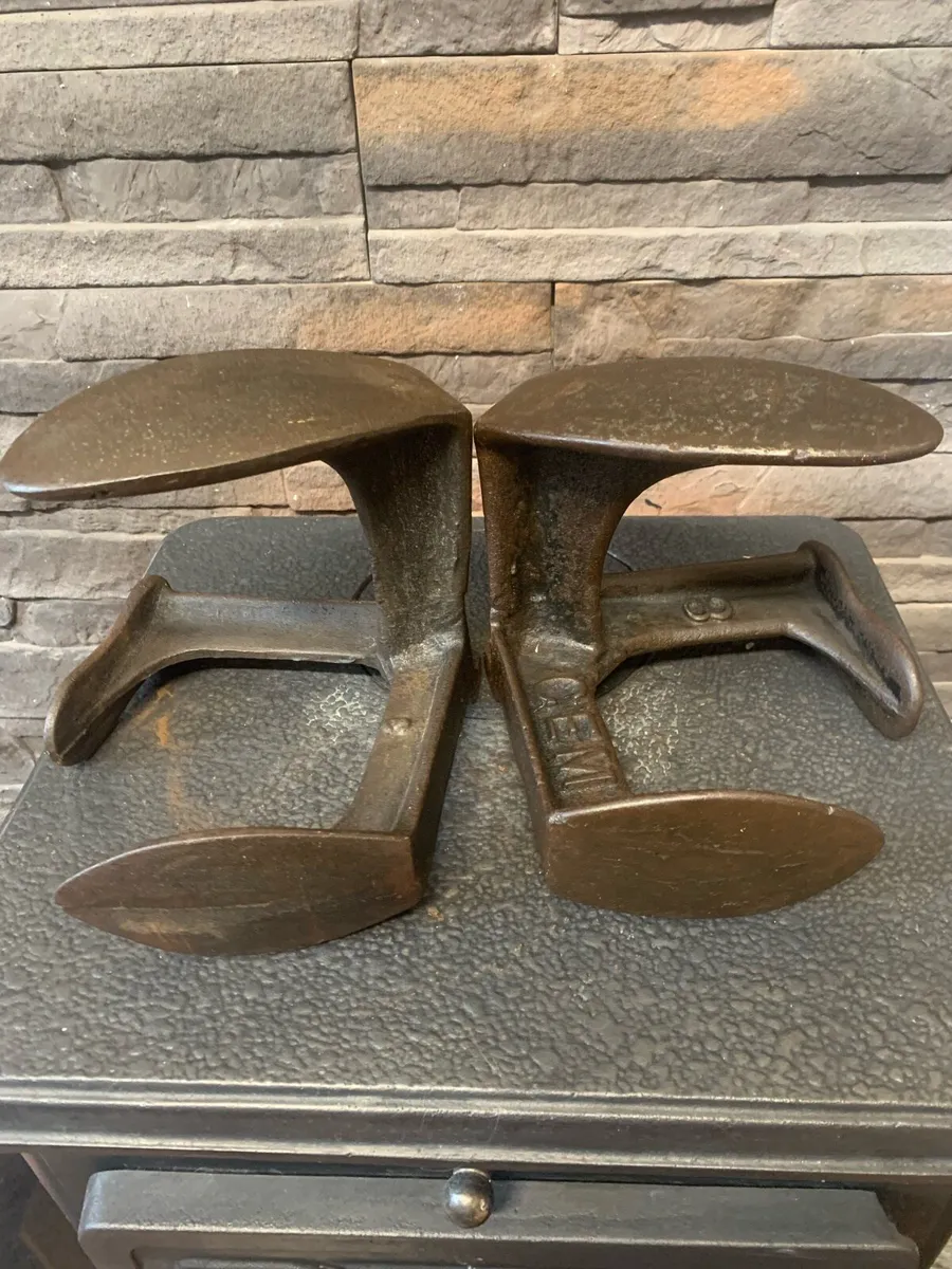 Vintage cast iron cobblers shoe mender - Image 2
