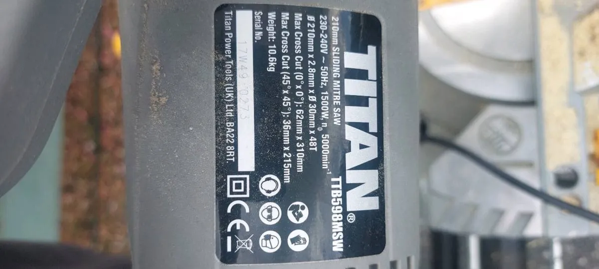 Mitre  saw  and  stand - Image 2