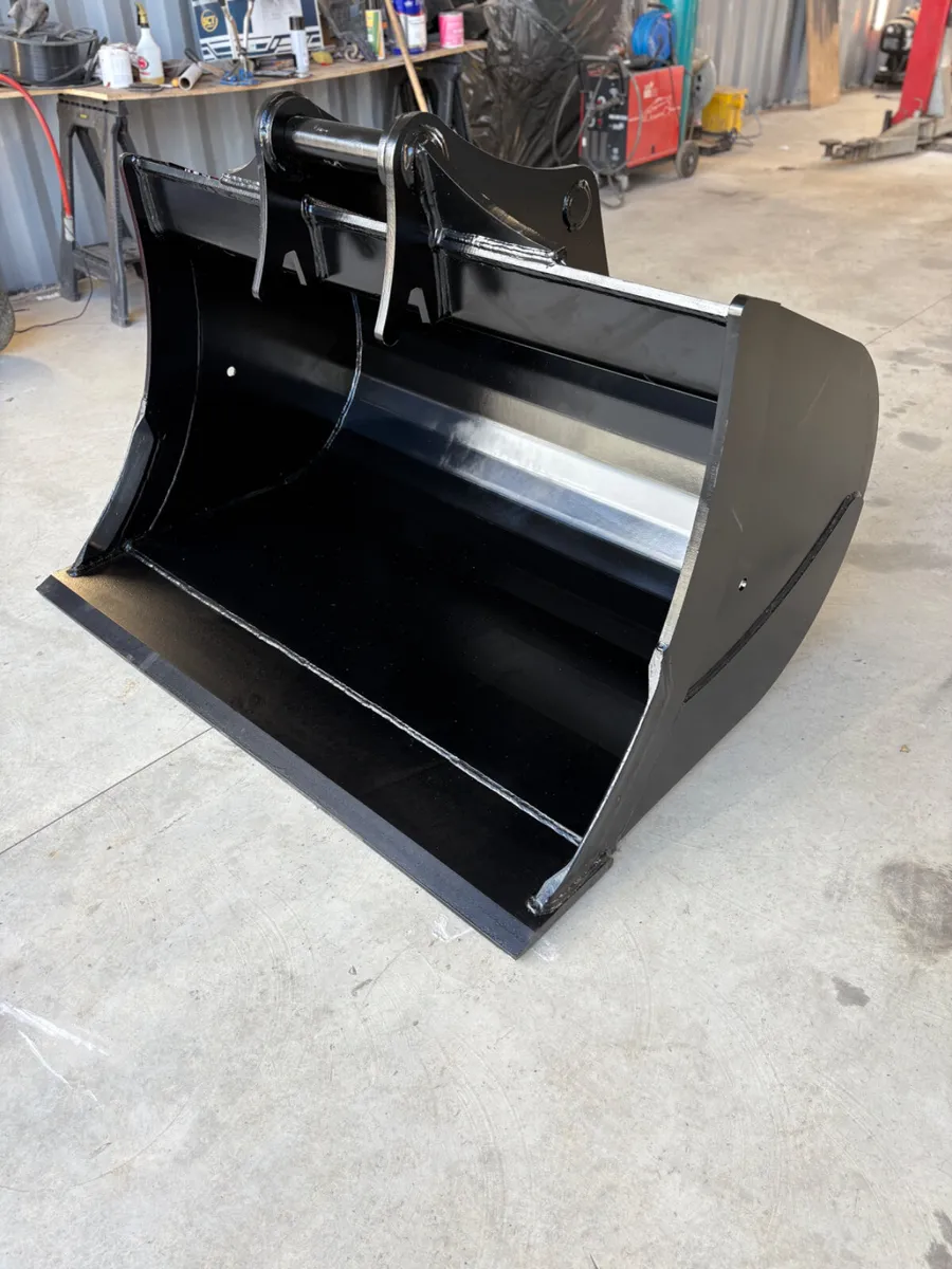 5ft Gummy Bucket – 65mm Pins - Image 2