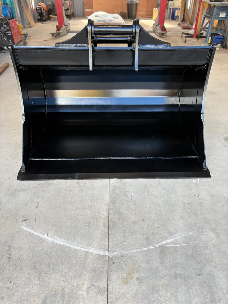 5ft Gummy Bucket – 65mm Pins - Image 3