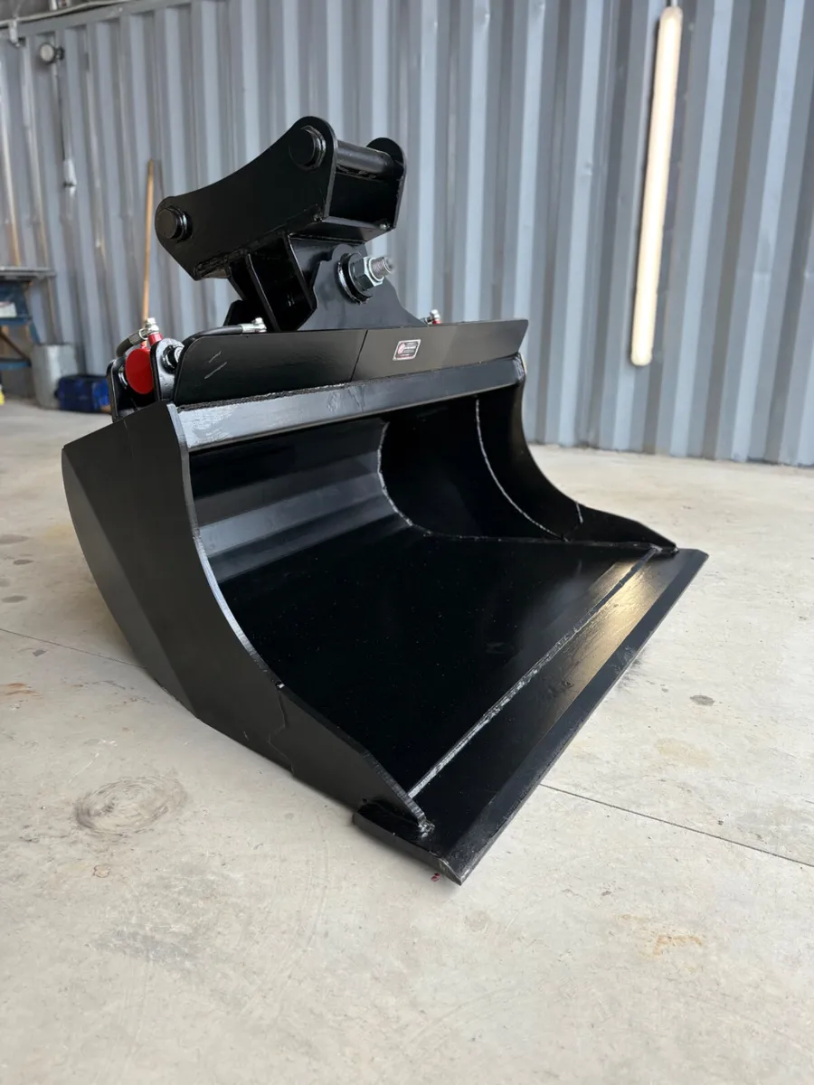 Scandinavian Tilt Buckets - Image 1