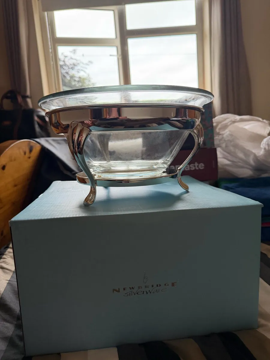 Newbridge Silverware Salad Bowl - Image 1