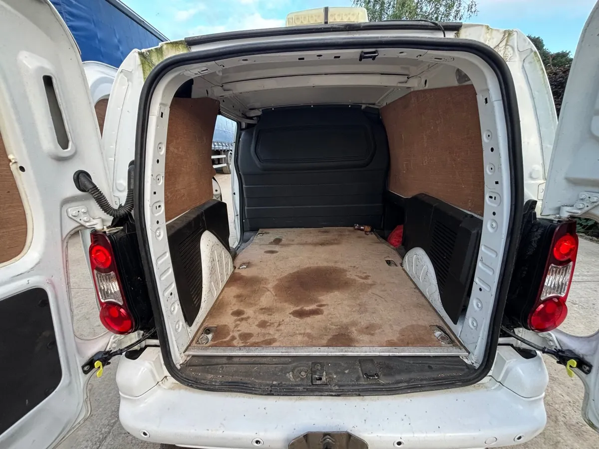 Citroen Berlingo 2015 - Image 2
