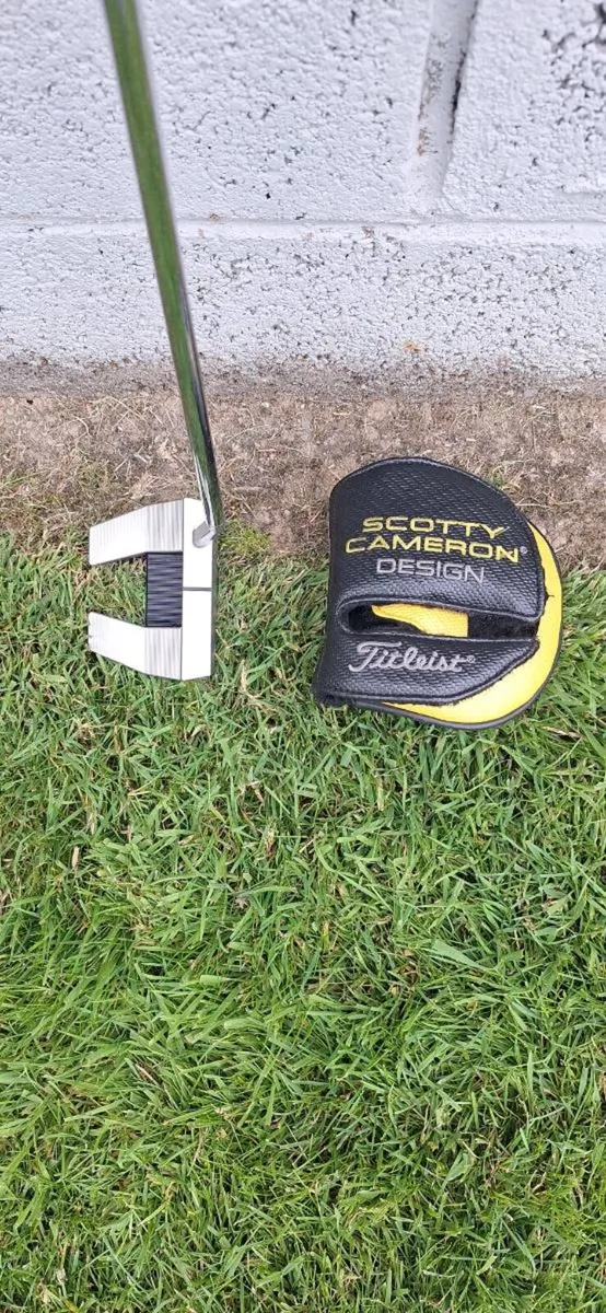 Scotty Cameron Phantom 5.5 with 34 in shaft - Image 1