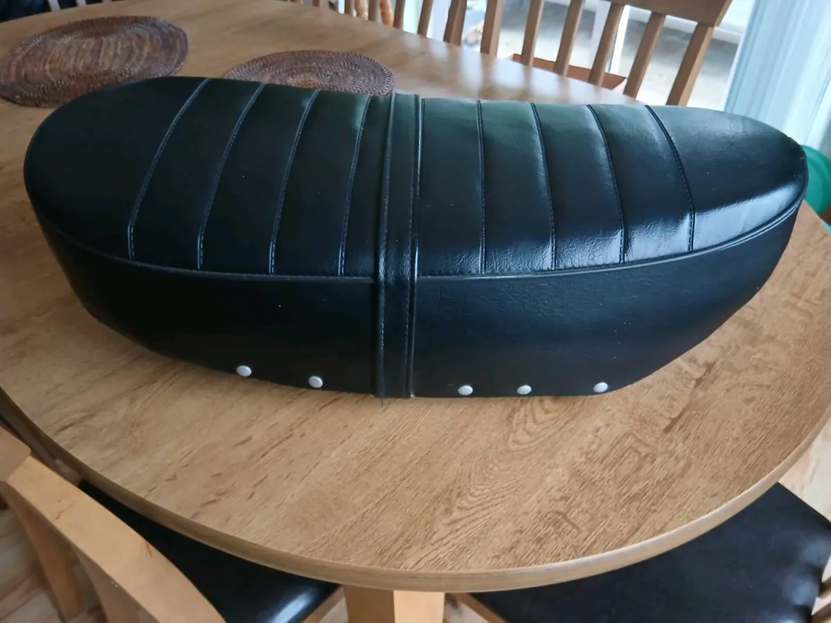 Honda 50/70 DAX SEAT. €75 - Image 1