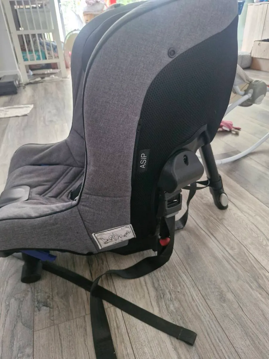 Car Seat - Image 2