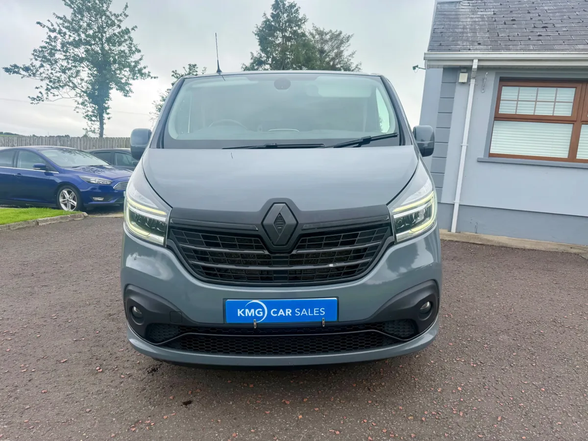 NO VAT) 2020 Renault Trafic Black Edition 2.0 145 - Image 2