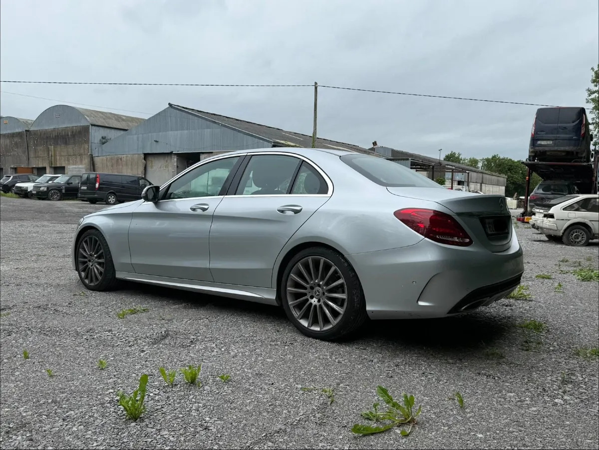 Mercedes Benz c Class 2016/150000 km/automatic - Image 2