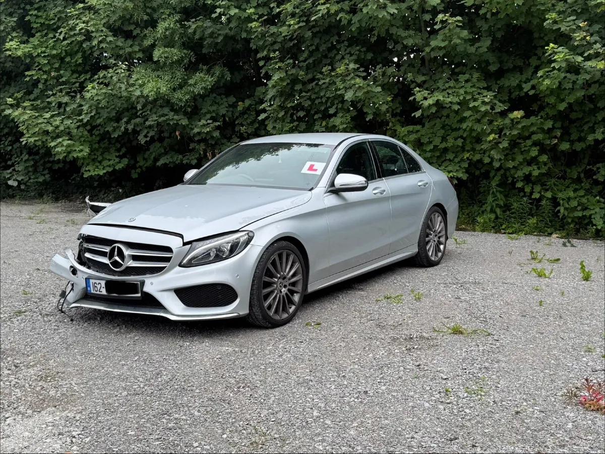Mercedes Benz c Class 2016/150000 km/automatic - Image 1
