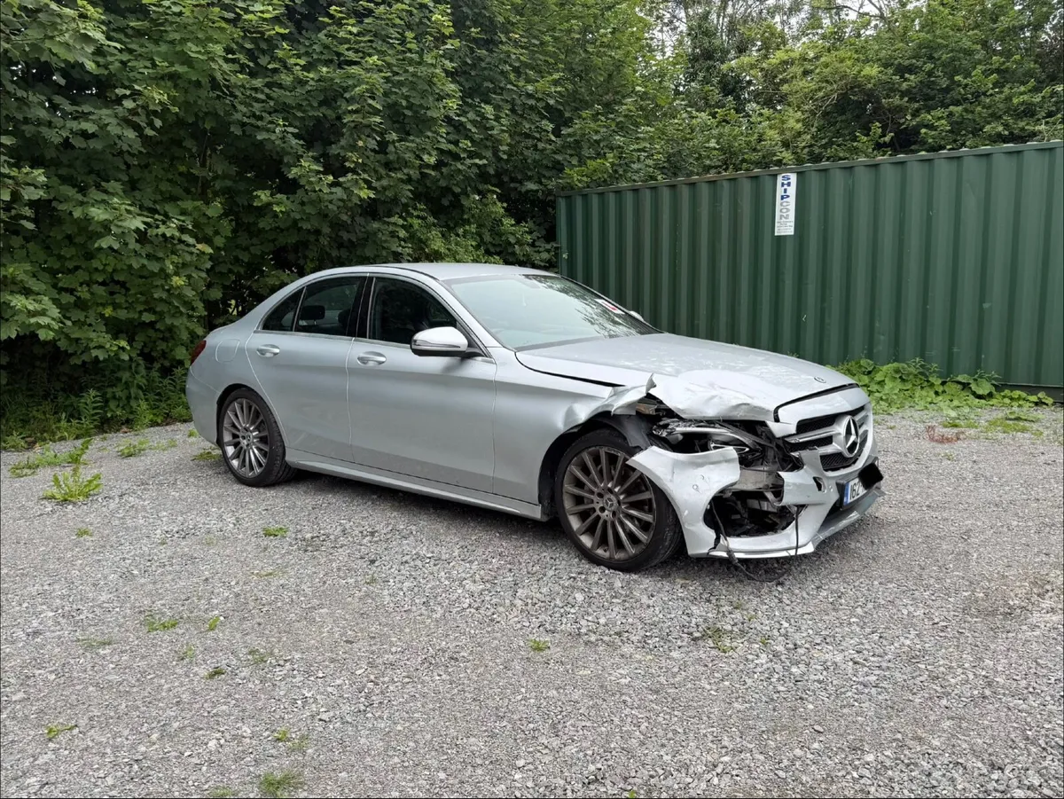 Mercedes Benz c Class 2016/150000 km/automatic - Image 3