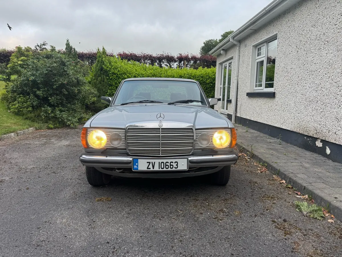 Mercedes 230E - Image 2