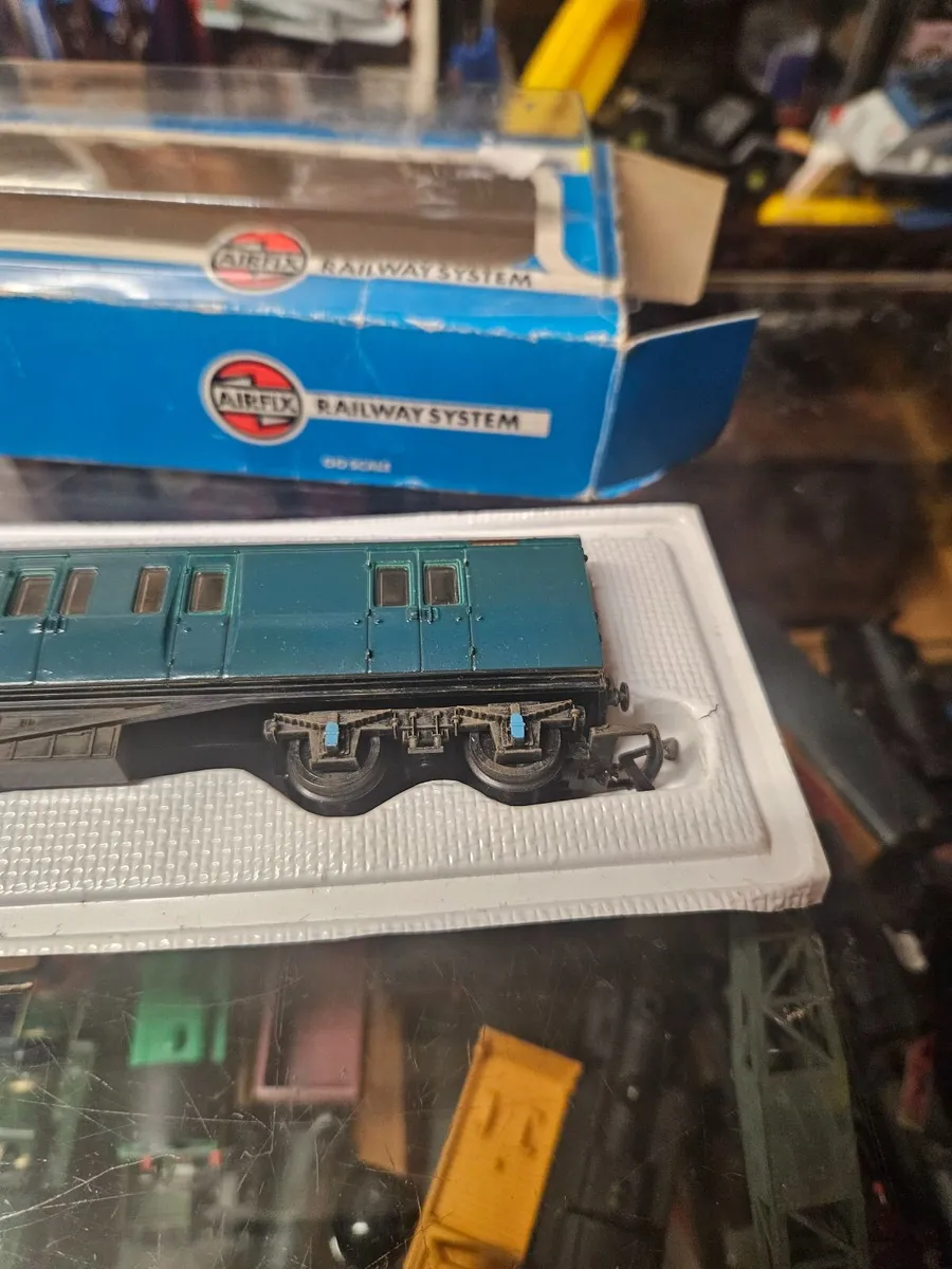 Hornby Lima OO Gauge Irish Rail Carraige - Image 4