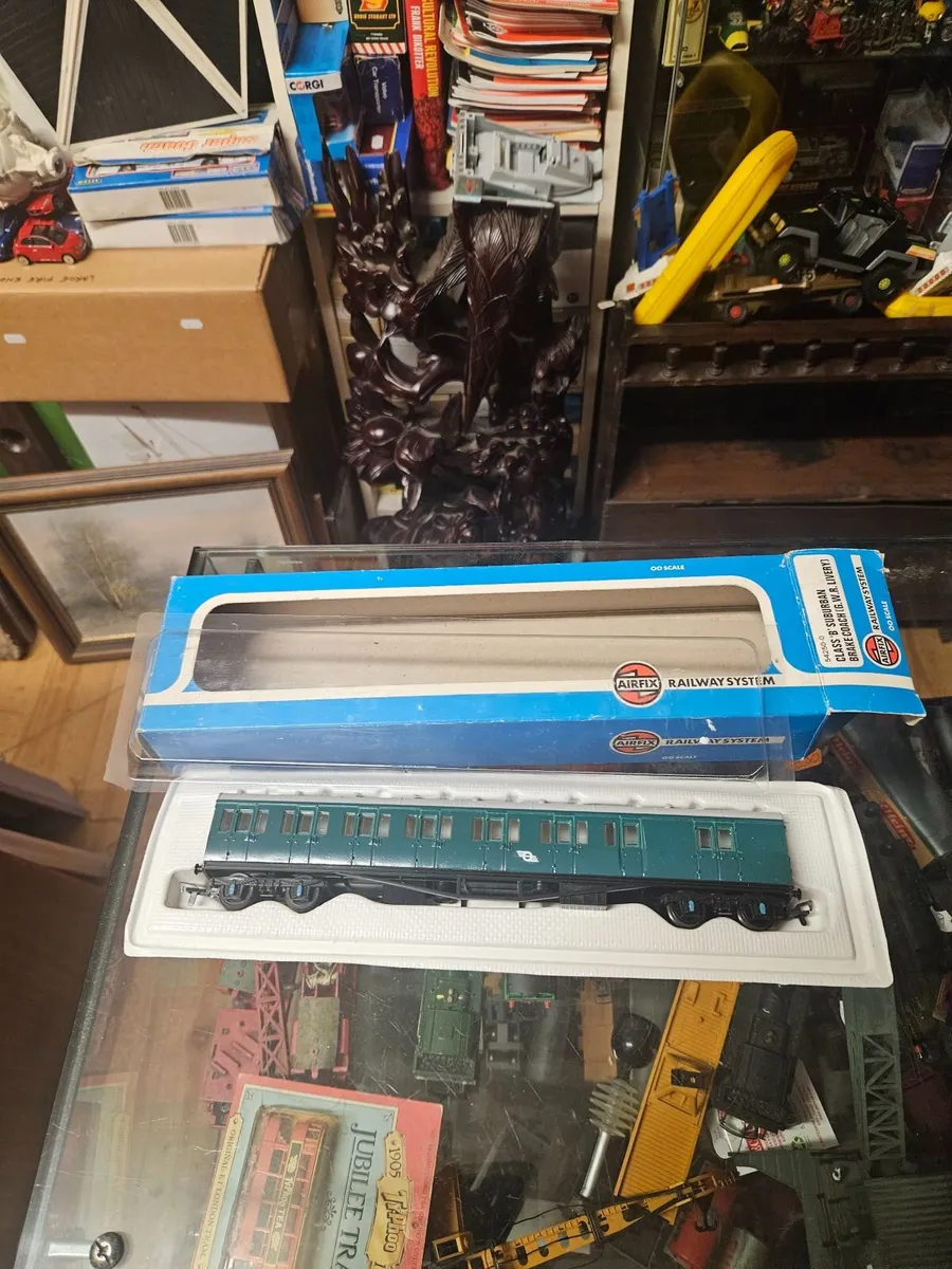 Hornby Lima OO Gauge Irish Rail Carraige - Image 1