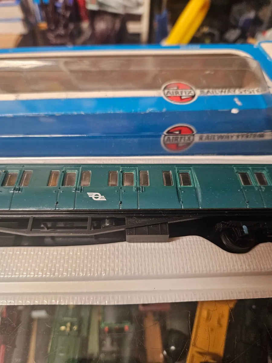 Hornby Lima OO Gauge Irish Rail Carraige - Image 3